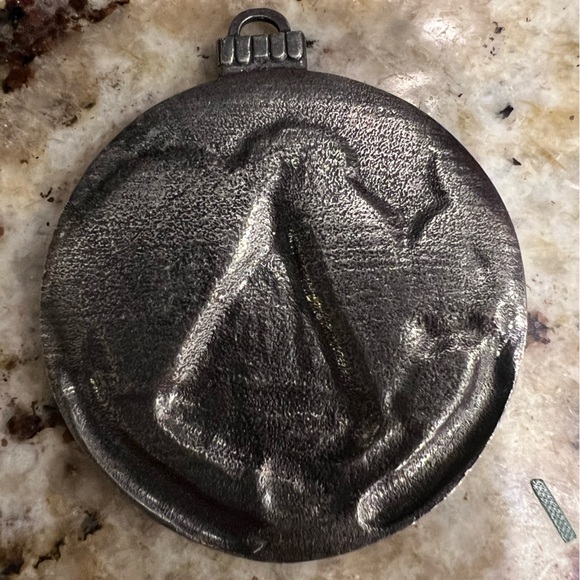 Birds and Bloom 2007 dates pewter Christmas ornament. - Picture 3 of 3